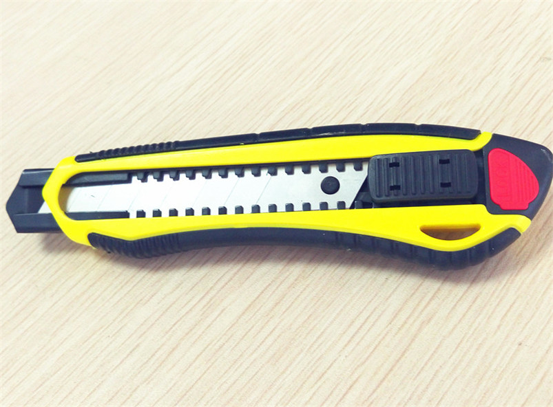 Hand tool box cutter knife