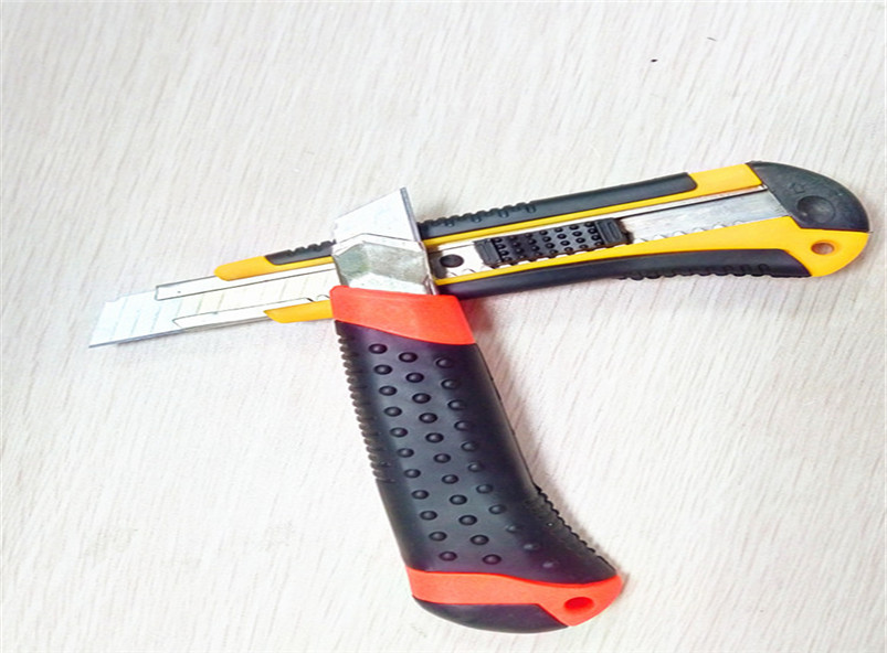 Softable handle cutter knife